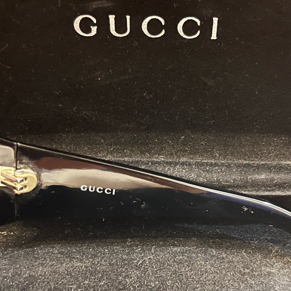 Gucci Black Sunglasses - Picture 10 of 11